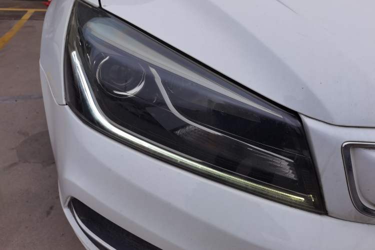 Used Geely Auto Emgrand New Energy 2018 EV450 Ambition Model Right Front Headlight