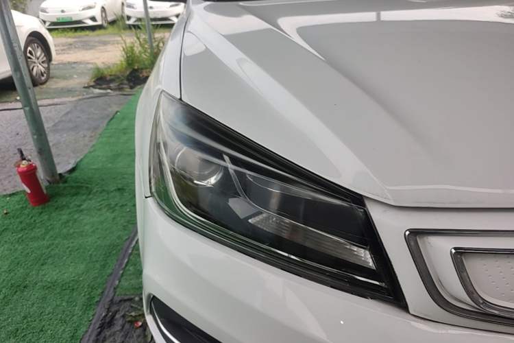 Used Geely Auto Emgrand New Energy 2018 EV450 Ambition Model Right Front Headlight