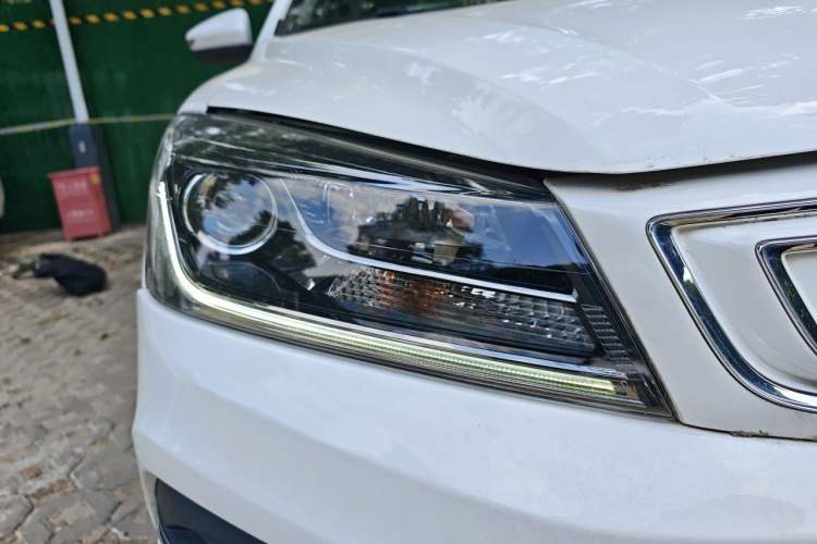 Used Geely Auto Emgrand New Energy 2018 EV450 Elite Model Right Front Headlight