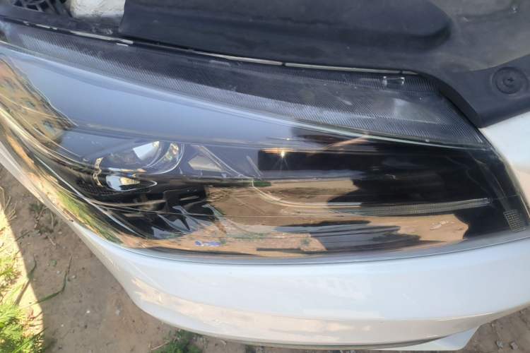 Used Geely Auto Emgrand New Energy 2018 EV450 Ambition Model Right Front Headlight