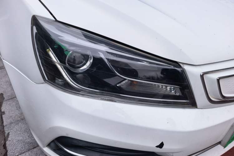Used Geely Auto Emgrand New Energy 2018 EV450 Ambition Model Right Front Headlight
