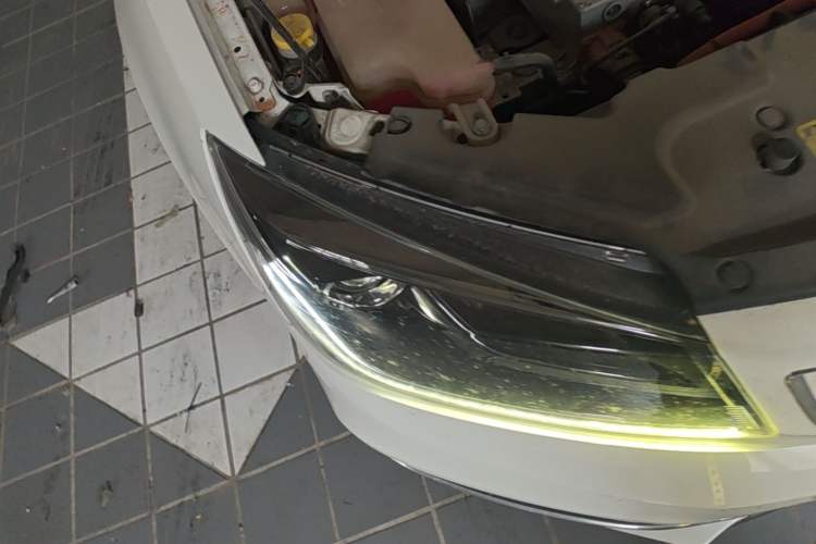 Used Geely Auto Emgrand New Energy 2018 EV450 Ambition Model Right Front Headlight