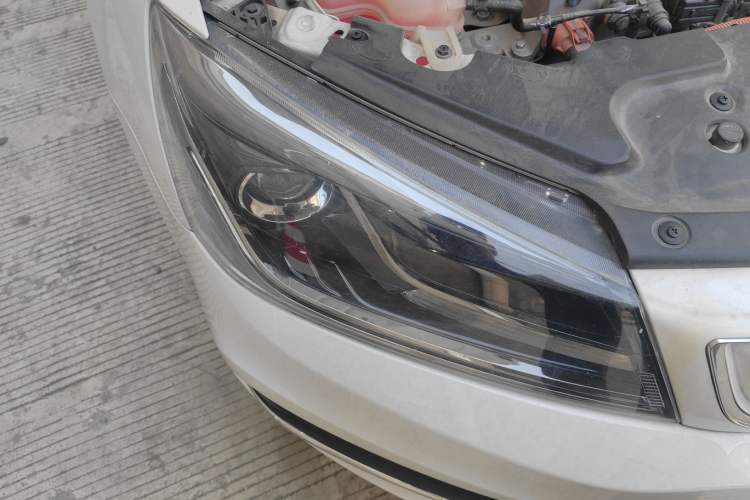 Used Geely Auto Emgrand New Energy 2018 EV450 Ambition Model Right Front Headlight