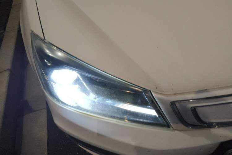 Used Geely Auto Emgrand New Energy 2018 EV450 Ambition Model Right Front Headlight