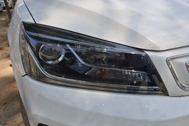 Used Geely Auto Emgrand New Energy 2018 EV450 Elite Model Right Front Headlight