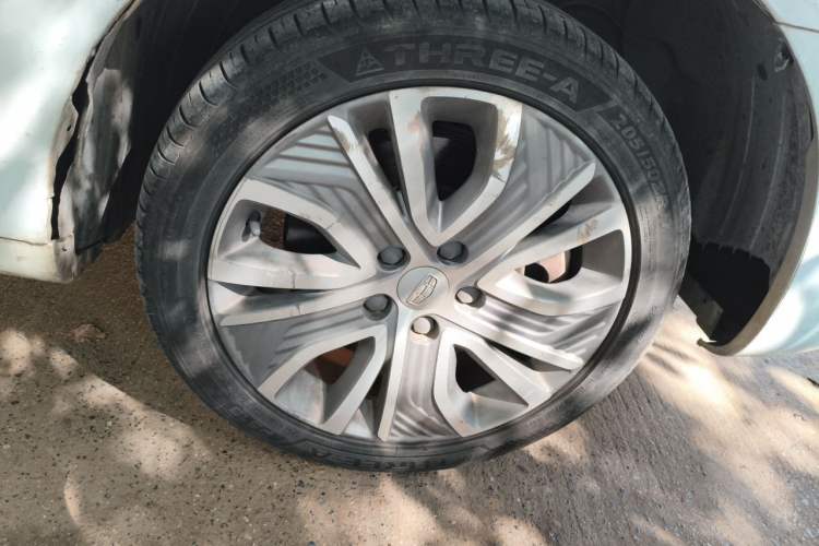 Used Geely Auto Emgrand New Energy 2018 EV450 Ambition Model Right Front Wheel Hub