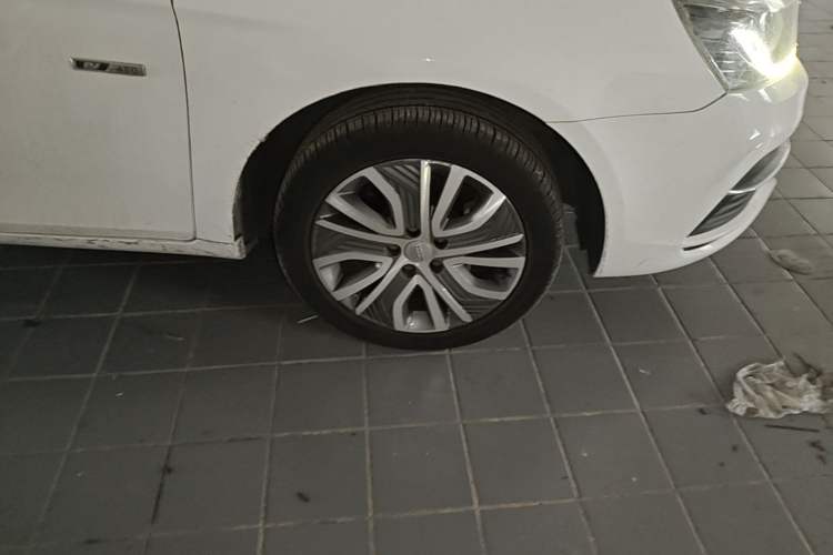 Used Geely Auto Emgrand New Energy 2018 EV450 Ambition Model Right Front Wheel Hub
