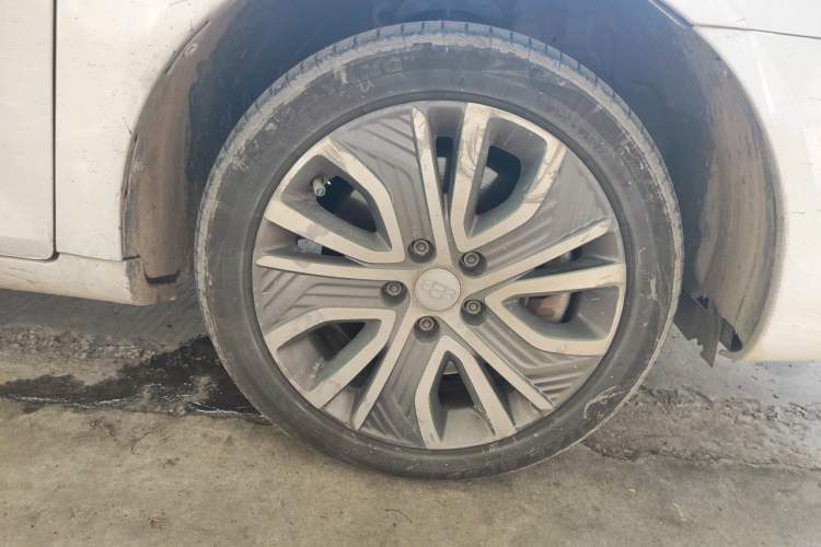 Used Geely Auto Emgrand New Energy 2018 EV450 Ambition Model Right Front Wheel Hub