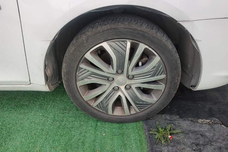 Used Geely Auto Emgrand New Energy 2018 EV450 Ambition Model Right Front Wheel Hub