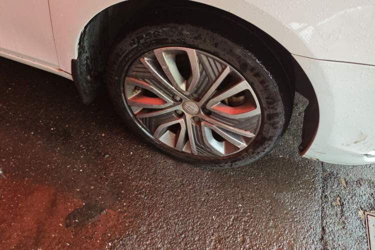 Used Geely Auto Emgrand New Energy 2018 EV450 Elite Model Right Front Wheel Hub