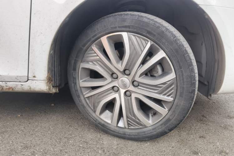 Used Geely Auto Emgrand New Energy 2018 EV450 Ambition Model Right Front Wheel Hub