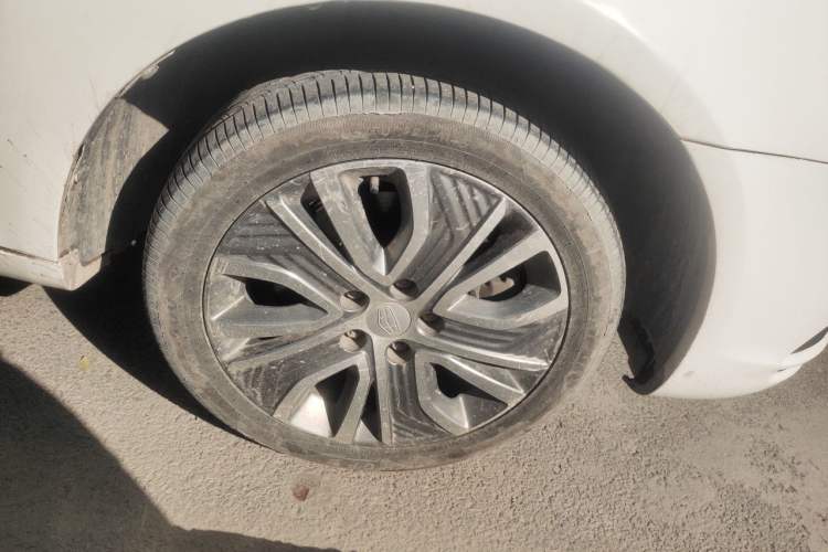 Used Geely Auto Emgrand New Energy 2018 EV450 Elite Model Right Front Wheel Hub