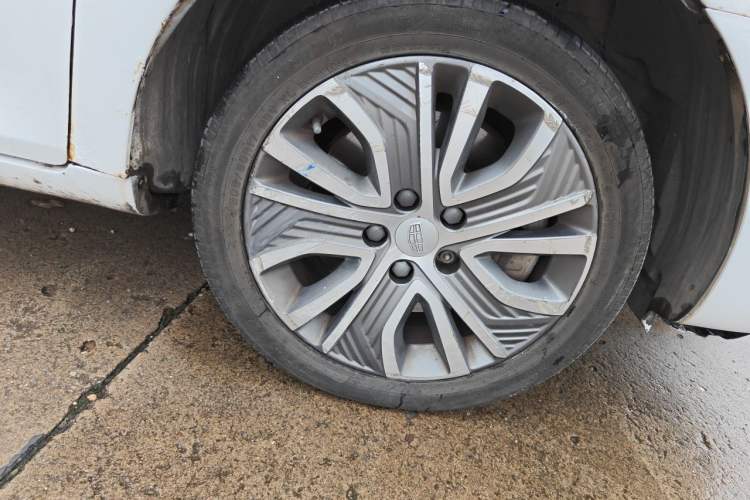 Used Geely Auto Emgrand New Energy 2018 EV450 Ambition Model Right Front Wheel Hub