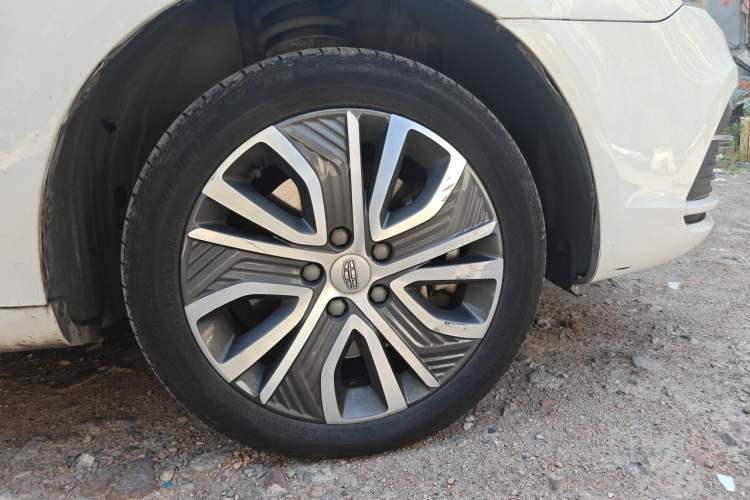 Used Geely Auto Emgrand New Energy 2018 EV450 Ambition Model Right Front Wheel Hub