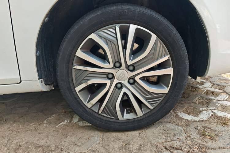 Used Geely Auto Emgrand New Energy 2018 EV450 Elite Model Right Front Wheel Hub