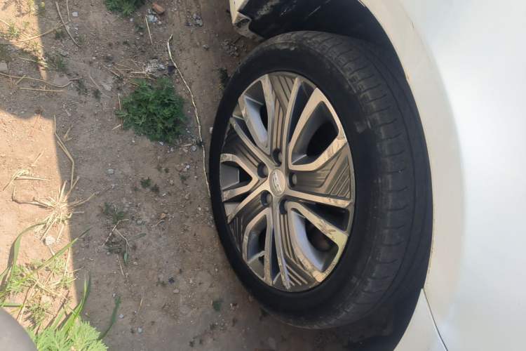 Used Geely Auto Emgrand New Energy 2018 EV450 Ambition Model Right Front Wheel Hub