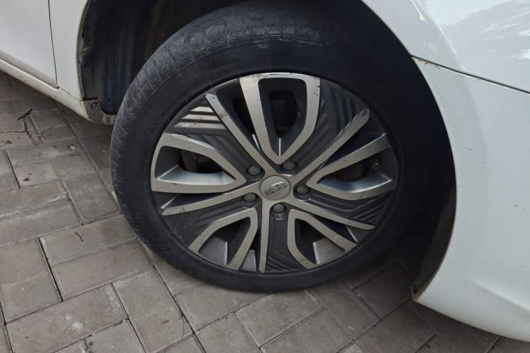 Used Geely Auto Emgrand New Energy 2018 EV450 Ambition Model Right Front Wheel Hub