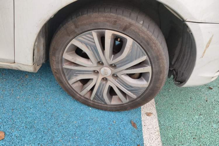 Used Geely Auto Emgrand New Energy 2018 EV450 Ambition Model Right Front Wheel Hub