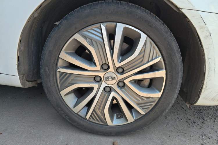 Used Geely Auto Emgrand New Energy 2018 EV450 Ambition Model Right Front Wheel Hub