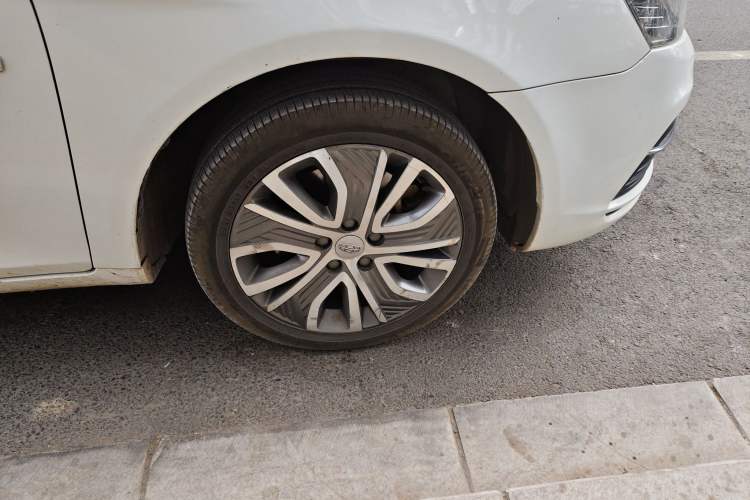 Used Geely Auto Emgrand New Energy 2018 EV450 Ambition Model Right Front Wheel Hub