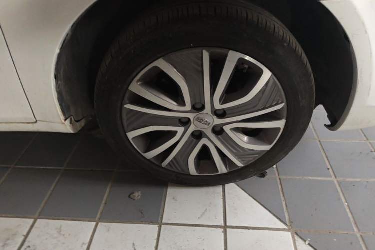 Used Geely Auto Emgrand New Energy 2018 EV450 Ambition Model Right Front Wheel Hub