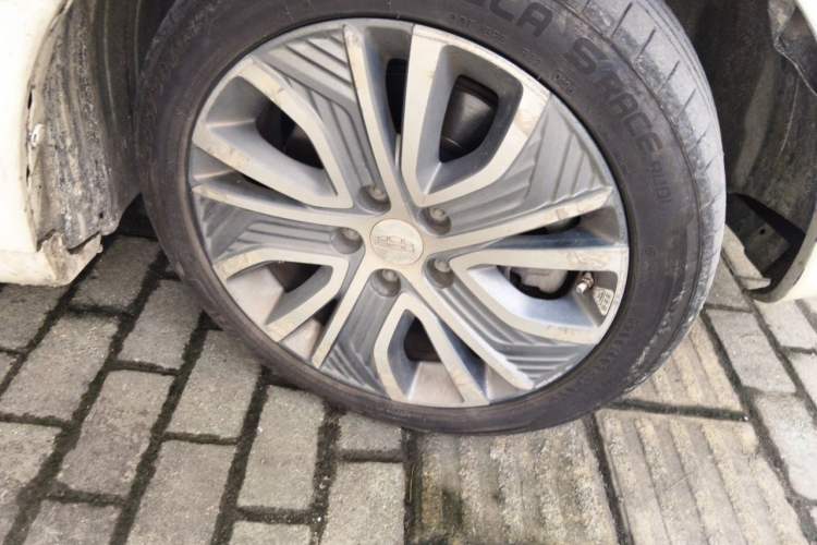 Used Geely Auto Emgrand New Energy 2018 EV450 Ambition Model Right Front Wheel Hub