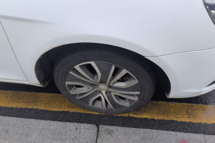 Used Geely Auto Emgrand New Energy 2018 EV450 Ambition Model Right Front Wheel Hub
