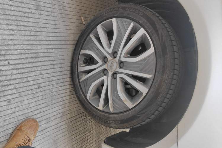 Used Geely Auto Emgrand New Energy 2018 EV450 Ambition Model Right Front Wheel Hub