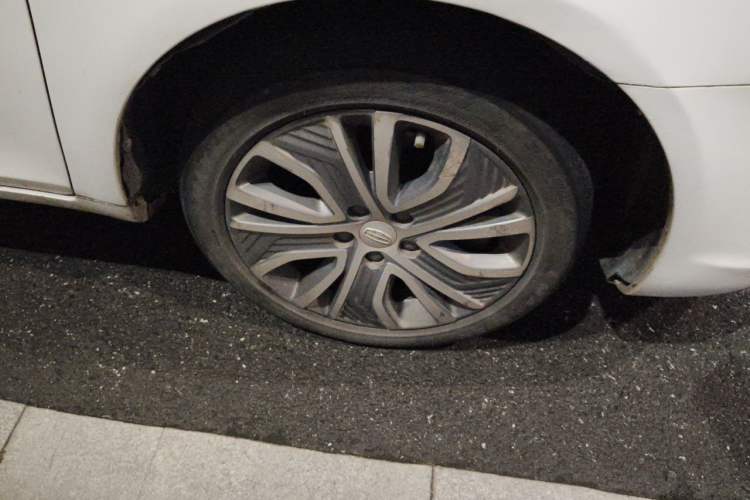 Used Geely Auto Emgrand New Energy 2018 EV450 Ambition Model Right Front Wheel Hub