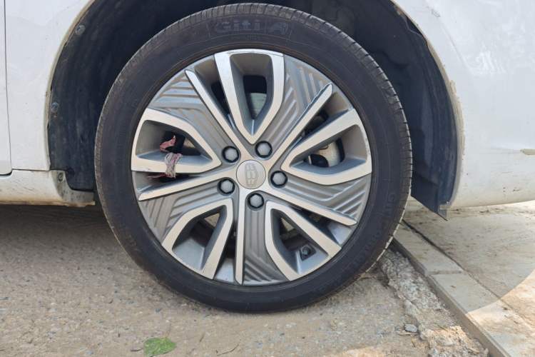 Used Geely Auto Emgrand New Energy 2018 EV450 Elite Model Right Front Wheel Hub