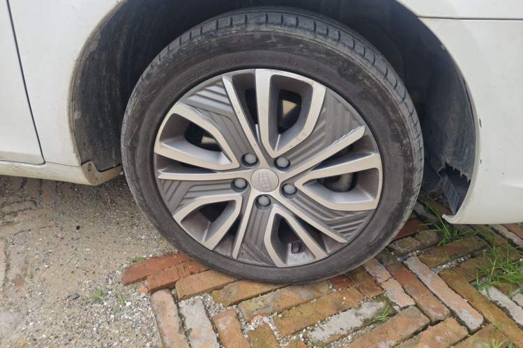 Used Geely Auto Emgrand New Energy 2018 EV450 Elite Model Right Front Wheel Hub