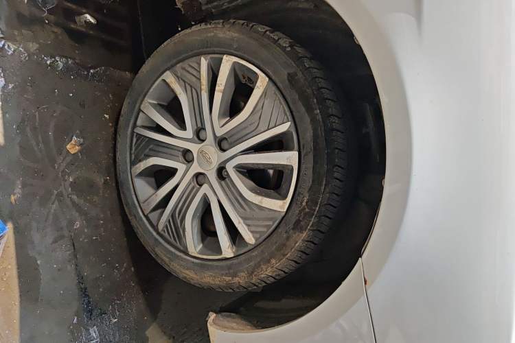 Used Geely Auto Emgrand New Energy 2018 EV450 Ambition Model Right Front Wheel Hub