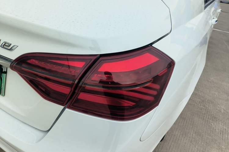 Used Geely Auto Emgrand New Energy 2018 EV450 Ambition Model Right Rear Taillight