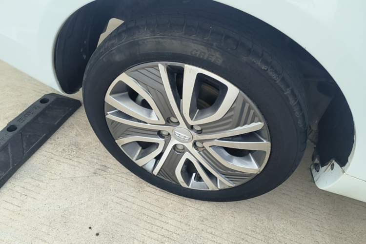 Used Geely Auto Emgrand New Energy 2018 EV450 Ambition Model Right Rear Wheel Hub