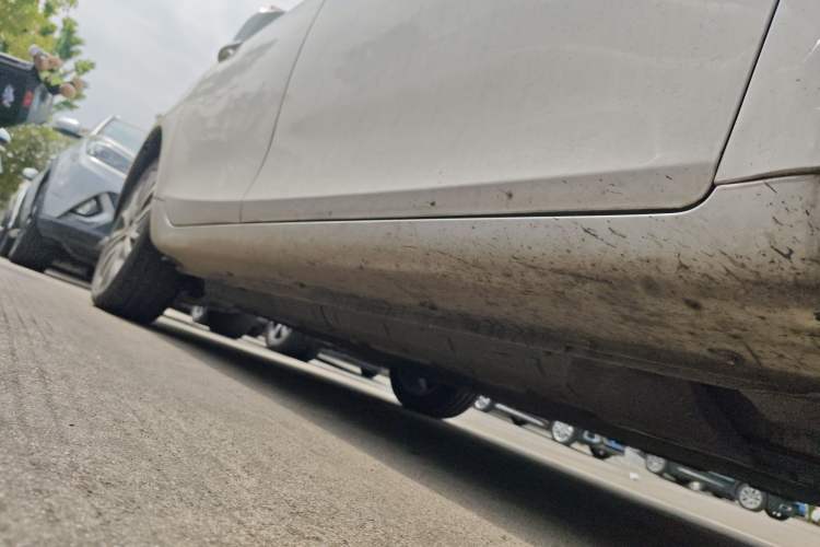 Used Geely Auto Emgrand New Energy 2018 EV450 Elite Model Right Side Sill