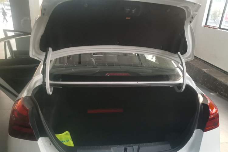 Used Geely Auto Emgrand New Energy 2018 EV450 Ambition Model Trunk