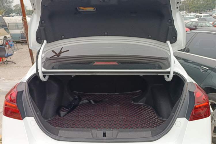 Used Geely Auto Emgrand New Energy 2018 EV450 Prestige Model Trunk