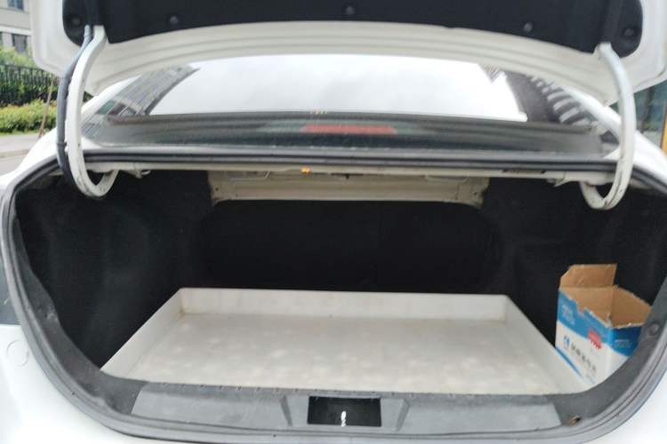 Used Geely Auto Emgrand New Energy 2018 EV450 Ambition Model Trunk
