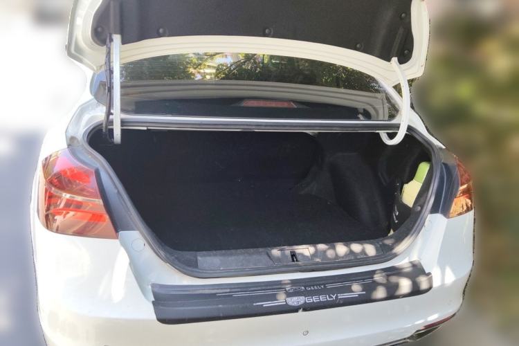 Used Geely Auto Emgrand New Energy 2018 EV450 Elite Model Trunk