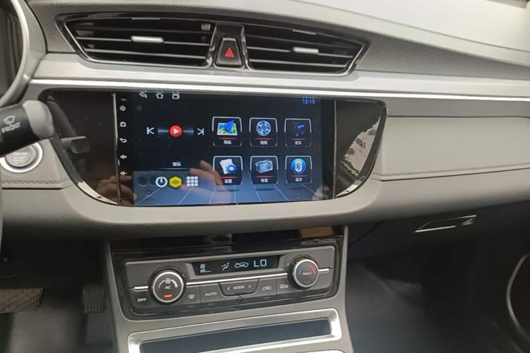 Used Geely Auto Emgrand New Energy 2019 EV500 Ambition Standard Range Edition Audio And AC Panel
