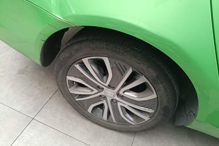 Used Geely Auto Emgrand New Energy 2019 EV500 Ambition Standard Range Edition Right Rear Wheel Hub