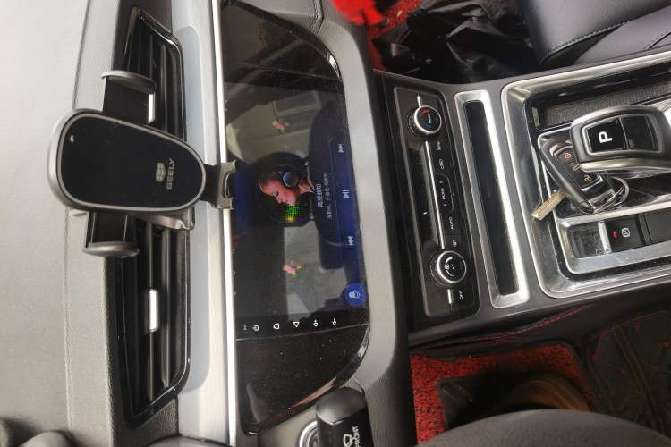 Used Geely Auto Emgrand New Energy 2019 EV500 Ambition Standard Range Edition Audio And AC Panel
