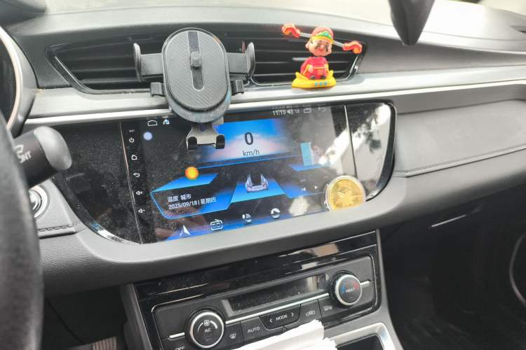 Used Geely Auto Emgrand New Energy 2019 EV500 Ambition Standard Range Edition Audio And AC Panel
