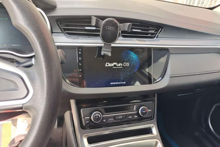 Used Geely Auto Emgrand New Energy 2019 EV500 Ambition Standard Range Edition Audio And AC Panel