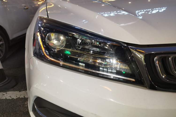 Used Geely Auto Emgrand New Energy 2019 EV500 Ambition Standard Range Edition Right Front Headlight