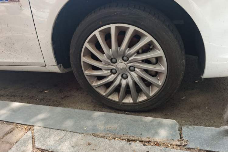 Used Geely Auto Emgrand New Energy 2019 EV500 Ambition Standard Range Edition Right Front Wheel Hub