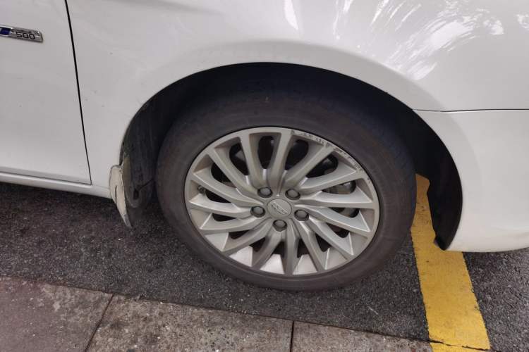 Used Geely Auto Emgrand New Energy 2019 EV500 Ambition Standard Range Edition Right Front Wheel Hub