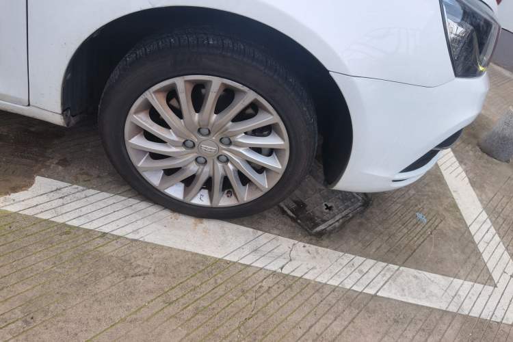 Used Geely Auto Emgrand New Energy 2019 EV500 Ambition Standard Range Edition Right Front Wheel Hub