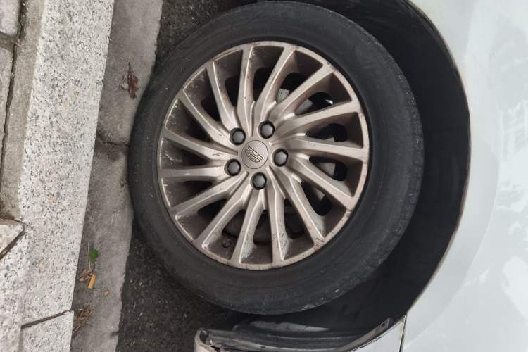 Used Geely Auto Emgrand New Energy 2019 EV500 Ambition Standard Range Edition Right Front Wheel Hub