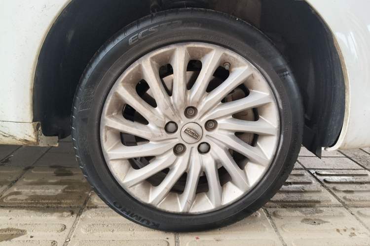 Used Geely Auto Emgrand New Energy 2019 EV500 Ambition Standard Range Edition Right Front Wheel Hub